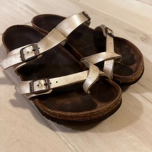 Mayari Pearl White Birkenstocks